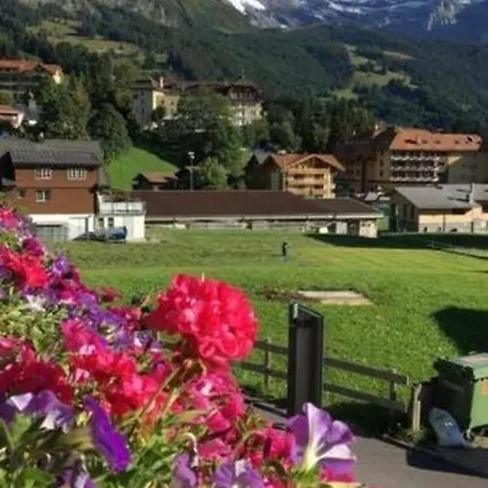 Apartment Chaes-gruebi 4 Bett *